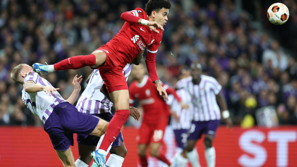 سوق الانتقالات – كرة القدم: دياز من ليفربول إلى بايرن ميونيخ وأبوخلال من تولوز لتورينو