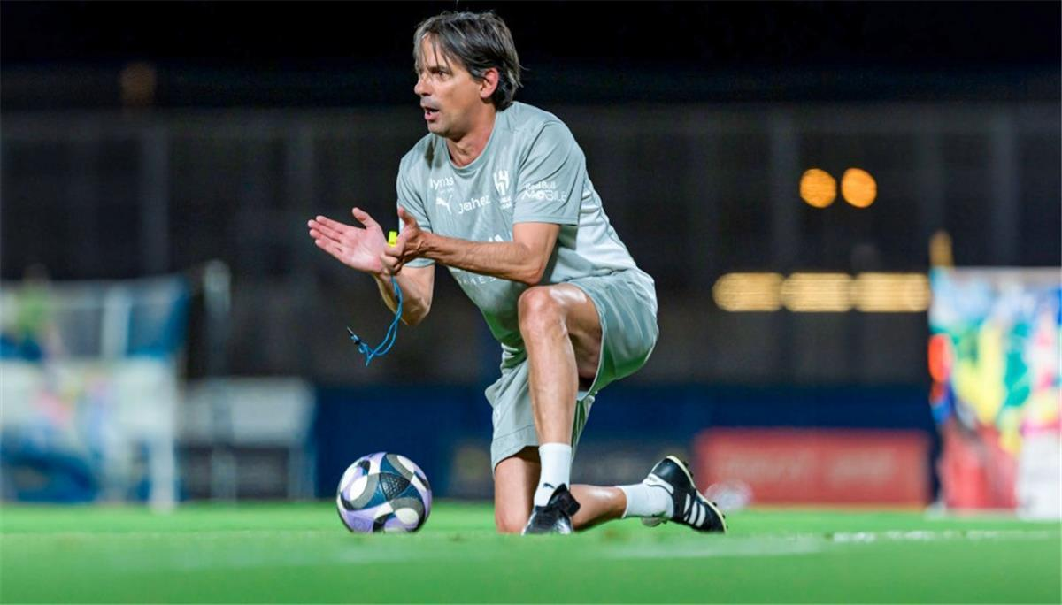 إنزاجي يُفاجئ جماهير الهلال بقرارات حاسمة: رحيل 5 لاعبين؟