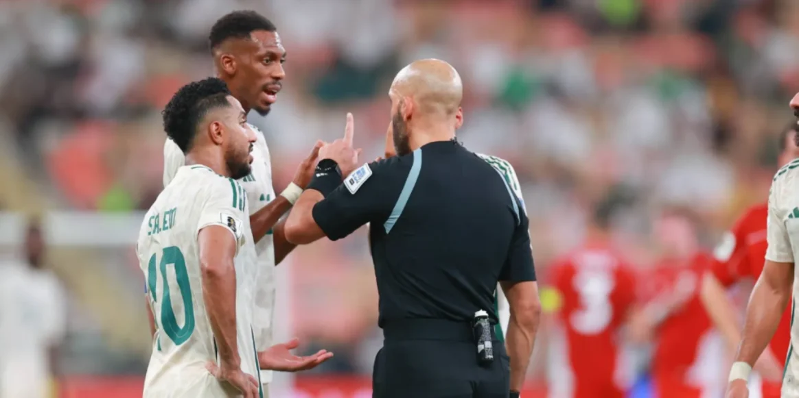 صدمة في الأخضر: محمد كنو يغيب عن مواجهة العراق الحاسمة بسبب الإيقاف