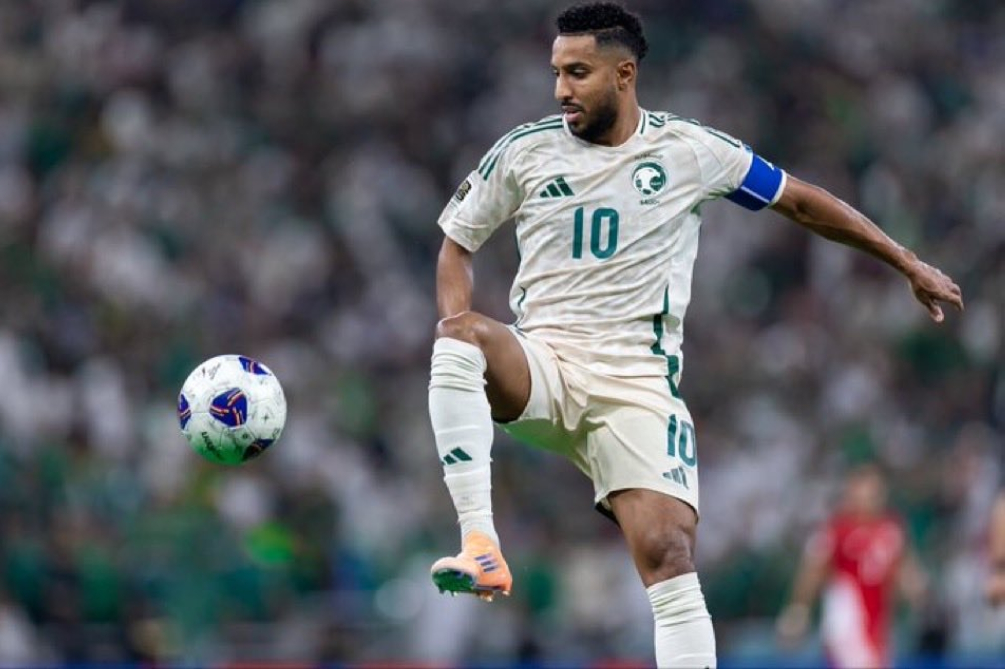 صراع النجوم: عفيف والدوسري يتنافسان على جائزة أفضل لاعب آسيوي 2025 في الرياض