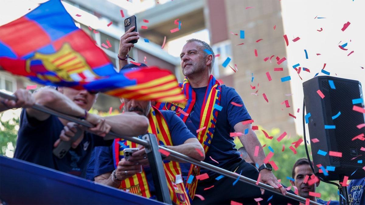 رسميًا: فرينكي دي يونج يجدد عقده مع برشلونة حتى 2029 بشرط جزائي 500 مليون يورو